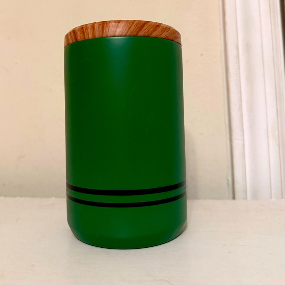 Hearth & Home Stainless Steel Vacuum Can Cooler.  Green.  Brand new!
